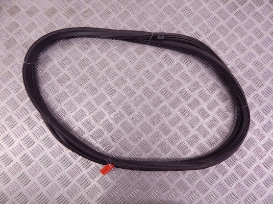 Уплотнитель багажника BMW 5-series (E60/61) 51 71 7 034 171