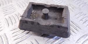 Опора под домкрат (поддомкратная подушка) BMW 5-series (E39) 51 71 7 001 650