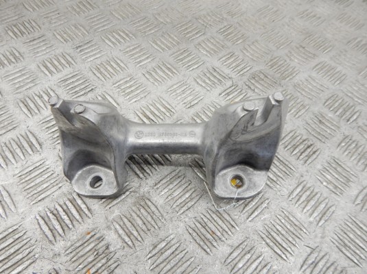 Кронштейн КПП BMW 1-series (E87) 22 31 6 760 303 Кронштейн КПП BMW 1-series (E87) 22 31 6 760 303