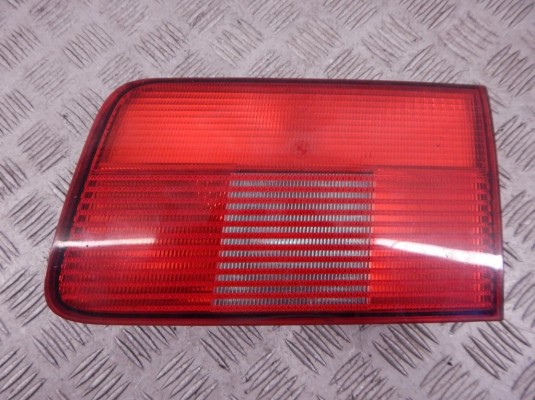 Фонарь крышки багажника правый BMW 5-series (E39) 63 21 8 371 330