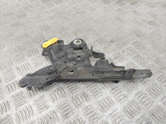 Петля капота BMW X1-series (F48) 7329442