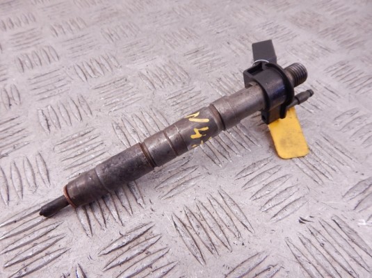 Форсунка BMW 5-series (E60/61) 13 53 7 797 877