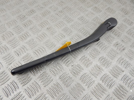 Щеткодержатель задний BMW 3-series (E46) 61 62 8 220 830