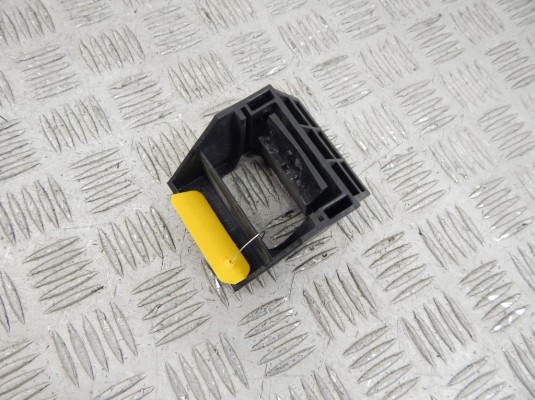 Кронштейн радиатора BMW 5-series (E60/61) 17 11 7 519 271 Кронштейн радиатора BMW 5-series (E60/61) 17 11 7 519 271