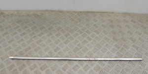 Молдинг двери передней правой BMW 5-series (E60/61) 51 21 7 057 436
