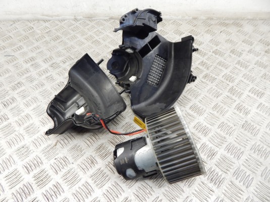 Моторчик печки BMW 5-series (F10/11) Моторчик печки BMW 5-series (F10/11)