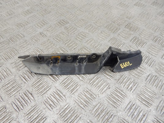 Кронштейн крепления крыла переднего левого BMW 5-series (E60/61) 51 11 7 033 705 Кронштейн крепления крыла переднего левого BMW 5-series (E60/61) 51 11 7 033 705