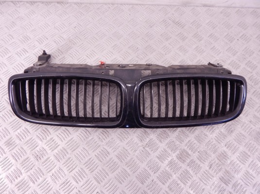 Решетка радиатора BMW 7-series (E65/66) 51 13 7 037 727