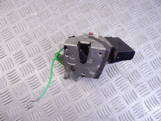 Замок двери передней правой BMW 5-series (E39) 51 21 8 235 104