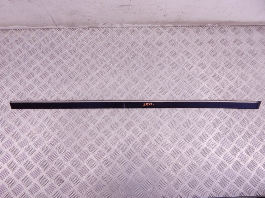 Молдинг двери передней правой BMW 5-series (E39) 51 13 8 184 478 Молдинг двери передней правой BMW 5-series (E39) 51 13 8 184 478