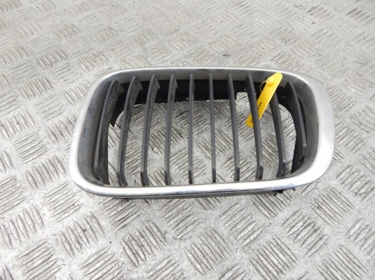 Решетка радиатора BMW 3-series (E46) 51 13 8 195 055