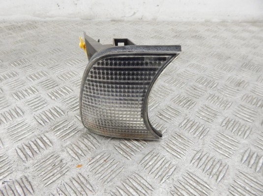 Поворотник правый BMW 5-series (E34) 82 19 9 404 276 Поворотник правый BMW 5-series (E34) 82 19 9 404 276