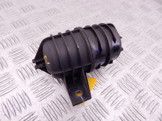 Вакуумный ресивер BMW 7-series (E65/66) 11 65 2 247 620 Вакуумный ресивер BMW 7-series (E65/66) 11 65 2 247 620