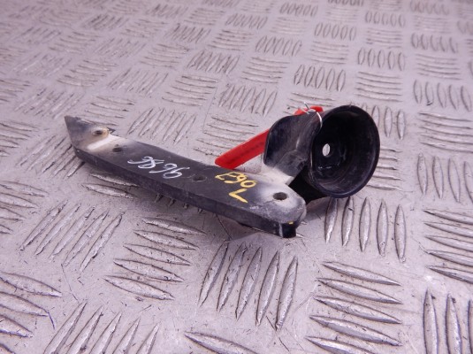 Кронштейн крепления крыла переднего левого BMW 3-series (E90/91/92) 51 11 7 058 447 Кронштейн крепления крыла переднего левого BMW 3-series (E90/91/92) 51 11 7 058 447