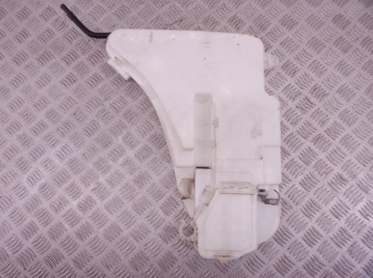 Бачок омывателя BMW 7-series (F01/02) 61 66 7 269 667 Бачок омывателя BMW 7-series (F01/02) 61 66 7 269 667
