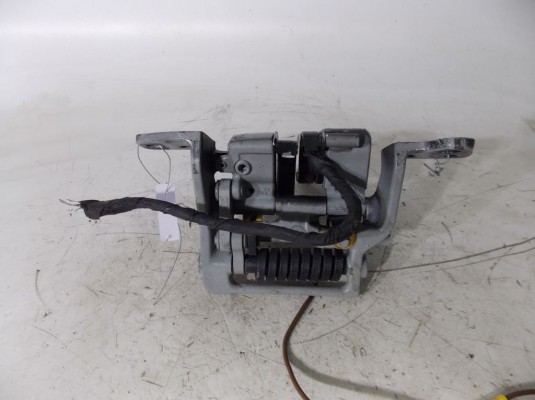 Петля крышки багажника BMW 5-series (E60/61) 41 62 7 210 668