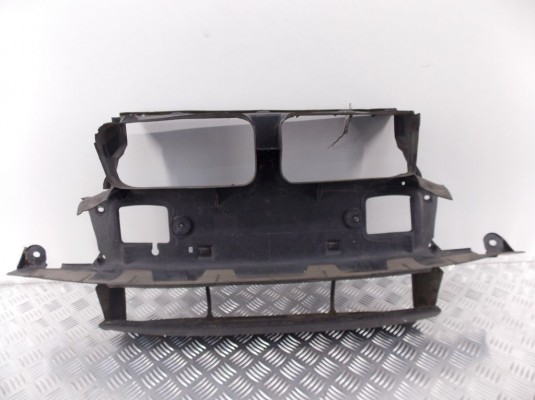 Воздухозаборник BMW 7-series (E38) 51 71 8 125 966