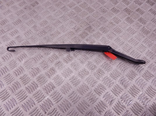 Щеткодержатель (поводок стеклоочистителя, дворник) BMW 3-series (E46) 61 61 7 003 931