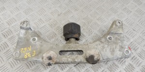 Кронштейн КПП BMW 7-series (E38) 22 32 1 093 331