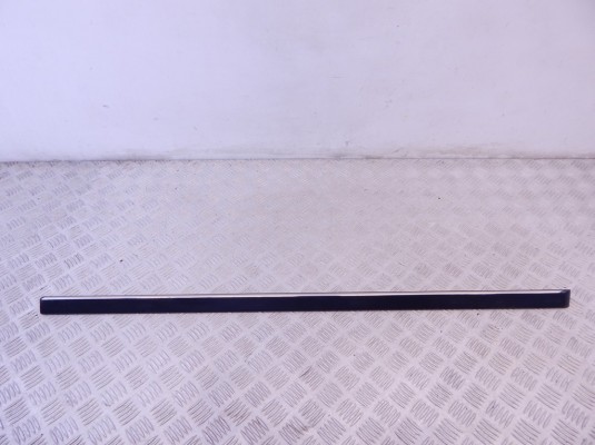 Молдинг двери передней правой BMW 5-series (E39) 51 13 8 184 478