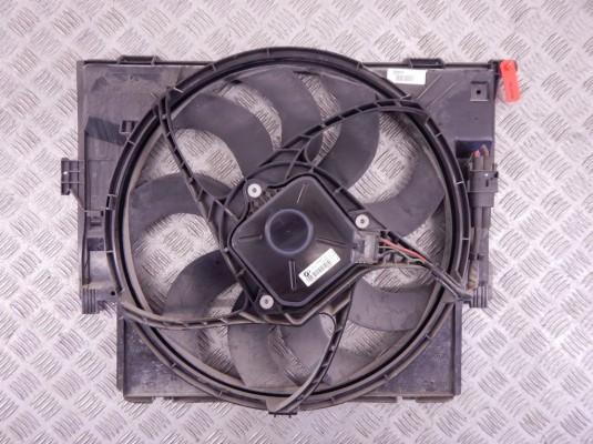 Вентилятор радиатора BMW 3-series (F30/31) 17 42 7 640 509