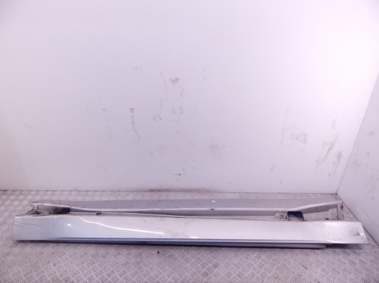 Накладка на порог BMW 7-series (E65/66) 51 71 7 016 880