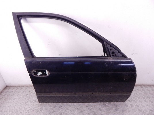 Дверь передняя правая BMW 5-series (E39) 41 51 8 216 818 Дверь передняя правая BMW 5-series (E39) 41 51 8 216 818