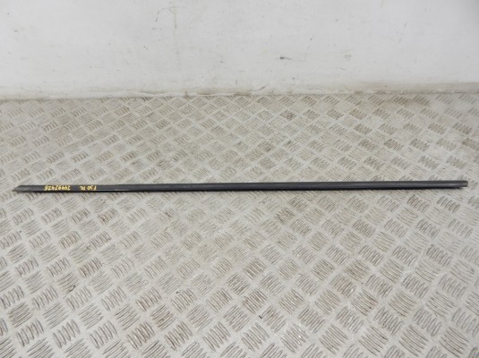 Молдинг стекла двери передней левой наружный BMW 3-series (F30/31)