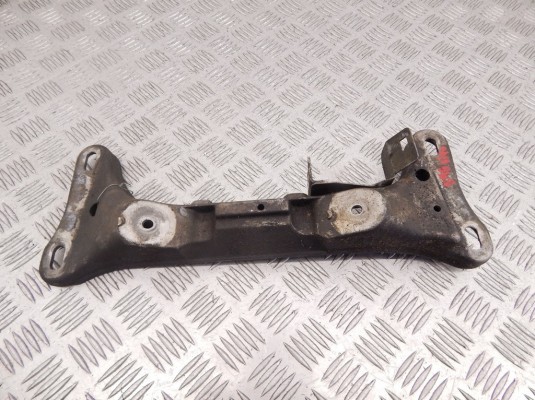 Кронштейн КПП BMW 3-series (E46) 22 31 6 768 555