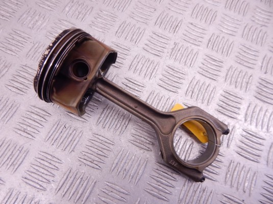Поршень BMW 3-series (E90/91/92) 11 25 7 558 528