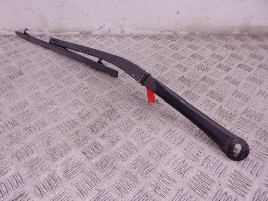 Щеткодержатель (поводок стеклоочистителя, дворник) BMW 5-series (E39) 61 61 8 209 879