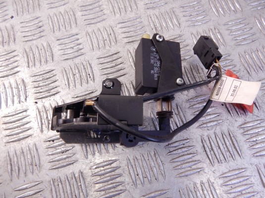 Замок стекла двери багажника BMW 5-series (E39) 51 24 8 238 469