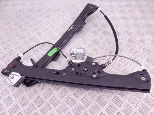 Стеклоподъемник электрический передний левый BMW 5-series (E60/61) 51 33 7 075 667 Стеклоподъемник электрический передний левый BMW 5-series (E60/61) 51 33 7 075 667