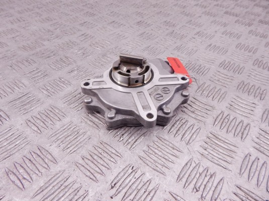 Насос вакуумный BMW 3-series (E46) 11 66 7 502 656 Насос вакуумный BMW 3-series (E46) 11 66 7 502 656