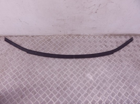 Уплотнитель капота BMW 4-series (F32/33/36) 51 76 7 255 802 Уплотнитель капота BMW 4-series (F32/33/36) 51 76 7 255 802