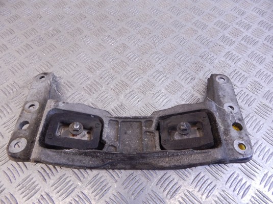 Кронштейн КПП BMW 5-series (E60/61) 22 31 6 769 965