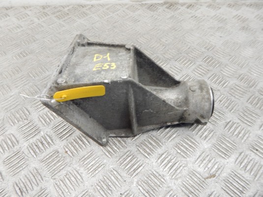 Кронштейн полуоси BMW X5-series (E53) 31 53 7 503 120