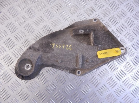 Кронштейн двигателя BMW X5-series (E53) 22 11 6 761 565
