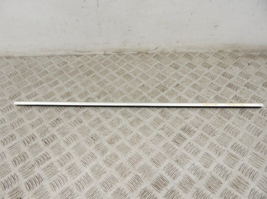 Молдинг стекла двери передней правой наружный BMW 5-series (E60/61) Молдинг стекла двери передней правой наружный BMW 5-series (E60/61)