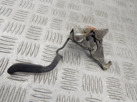 Крюк капота BMW 3-series (E46) 51 23 8 213 029 Крюк капота BMW 3-series (E46) 51 23 8 213 029