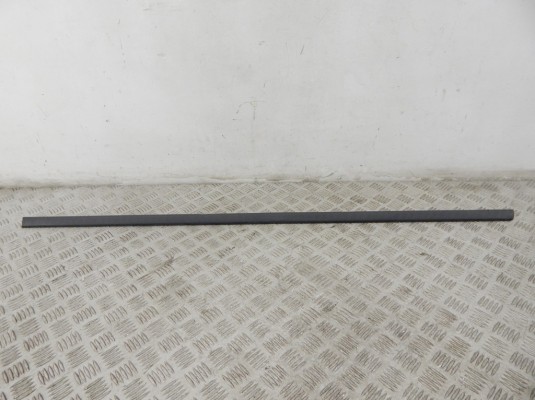 Молдинг двери передней левой BMW 3-series (E46) 51 13 8 252 377