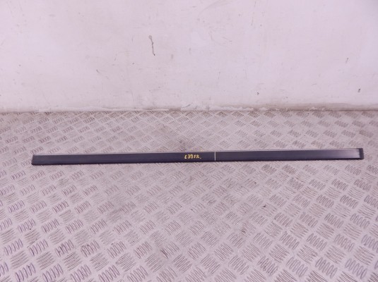 Молдинг двери передней правой BMW 5-series (E39) 51 13 8 184 478 Молдинг двери передней правой BMW 5-series (E39) 51 13 8 184 478