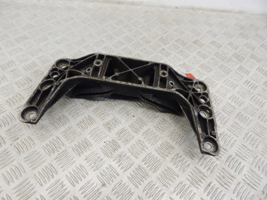 Кронштейн КПП BMW 5-series (E60/61) 22 31 6 761 102