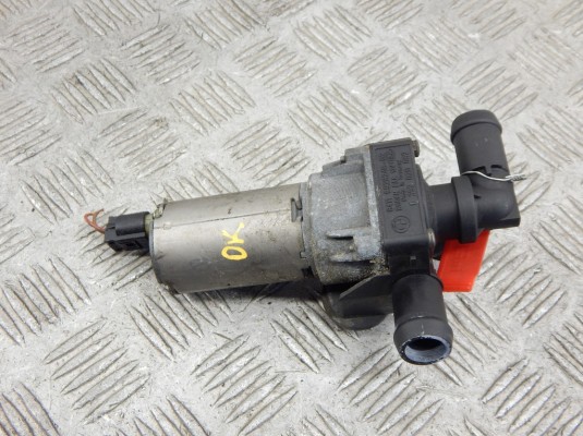 Насос антифриза дополнительный BMW 1-series (E87) 64 11 6 928 246 Насос антифриза дополнительный BMW 1-series (E87) 64 11 6 928 246