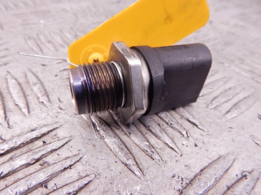 Датчик давления топлива BMW 5-series (E60/61) 13 53 8 577 623