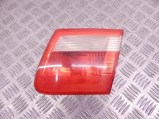 Фонарь крышки багажника правый BMW 3-series (E46) 63 21 8 368 760