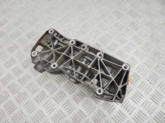 Кронштейн компрессора кондиционера BMW X3-series (F25) 11 16 8 506 863