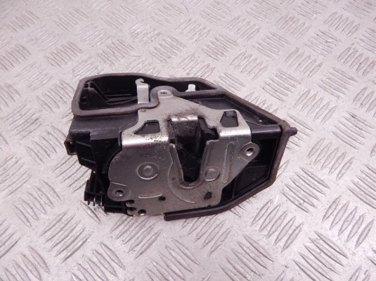 Замок двери передней правой BMW 5-series (E60/61) 51 21 7 167 072