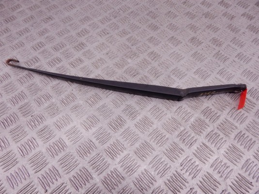 Щеткодержатель (поводок стеклоочистителя, дворник) BMW 3-series (E46) 61 61 7 007 128