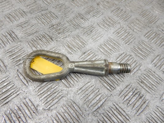 Крюк буксировочный BMW 5-series (E39) Крюк буксировочный BMW 5-series (E39)